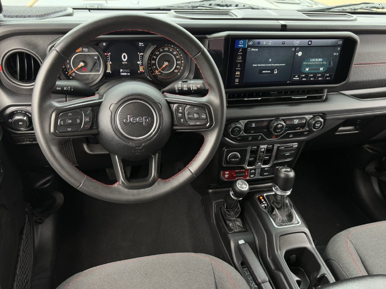 Used 2024 Jeep Wrangler Unlimited Rubicon AWD/4WD image 13