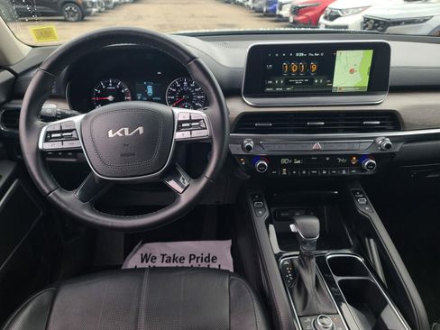 Used 2022 Kia Telluride EX w/ EX Premium Package image 17