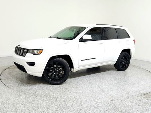 Used 2019 Jeep Grand Cherokee Altitude image 1