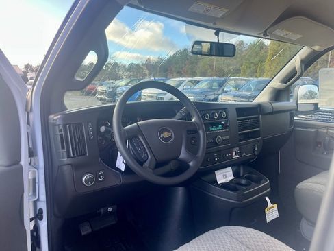 New 2025 Chevrolet Express 2500 Work Van image 14