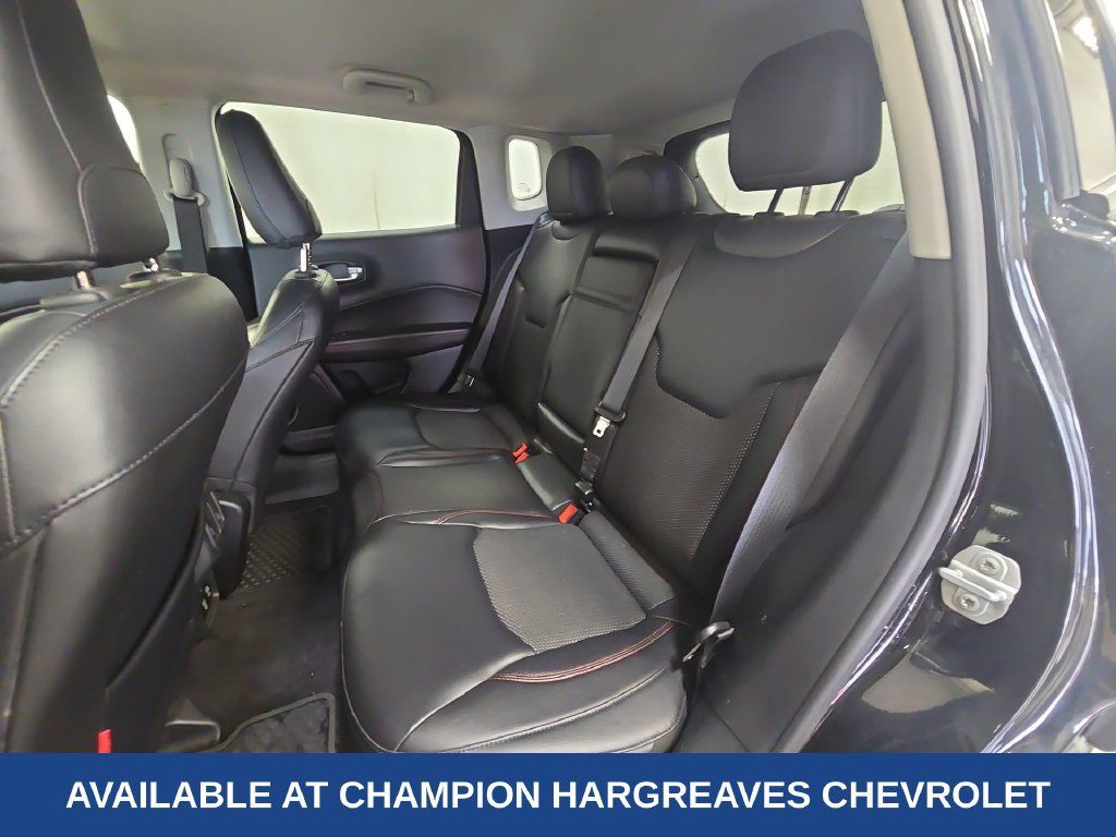 Used 2018 Jeep Compass Trailhawk AWD/4WD image 34