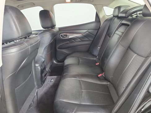 Used 2011 INFINITI M56 w/ Sport Pkg RWD image 12