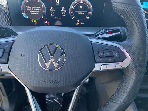 New 2026 Volkswagen Tiguan SE R-Line FWD image 21
