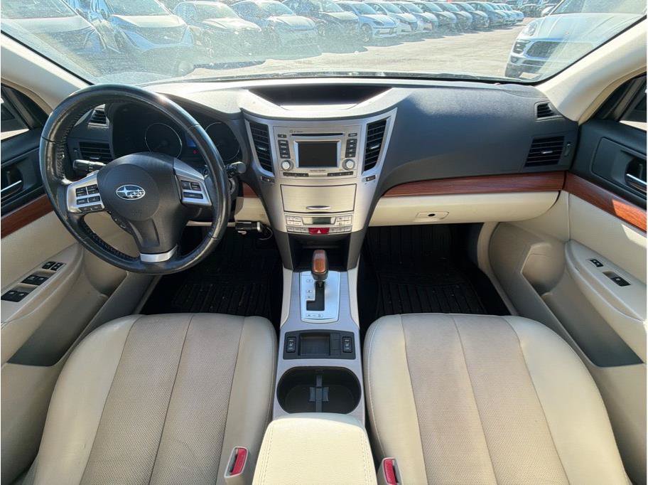 Used 2014 Subaru Outback 3.6R Limited w/ Moonroof Package AWD/4WD image 4