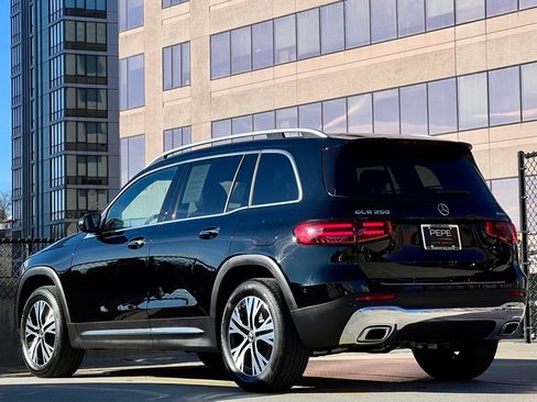 Certified 2025 Mercedes-Benz GLB 250 4MATIC image 5