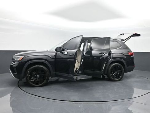 Used 2022 Volkswagen Atlas SE image 28