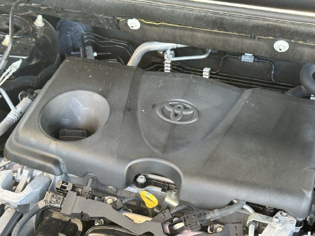 Used 2020 Toyota RAV4 XLE Premium FWD image 35
