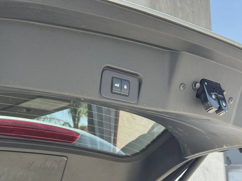 Used 2025 Nissan Rogue SV FWD image 19
