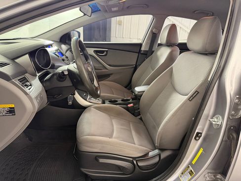 Used 2013 Hyundai Elantra GLS w/ Preferred Pkg image 5