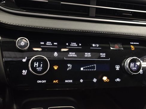 Certified 2026 INFINITI QX60 Luxe w/ Family Package image 25