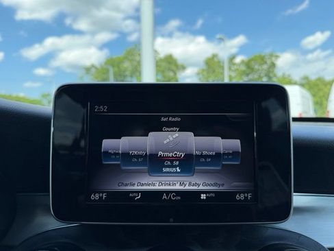 Used 2019 Mercedes-Benz GLC 300 4MATIC image 21