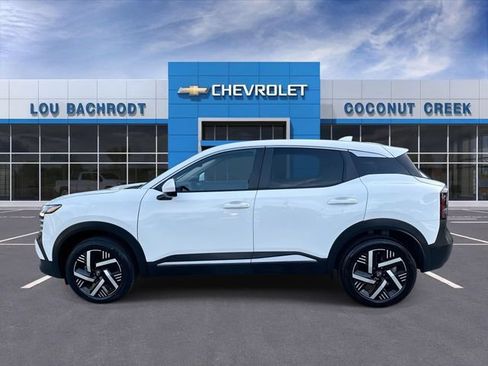 Used 2025 Nissan Kicks SV FWD image 5
