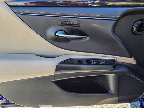 Used 2019 Lexus ES 350 w/ Premium Package image 11