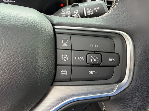 Used 2023 Jeep Wagoneer Series II AWD/4WD image 22