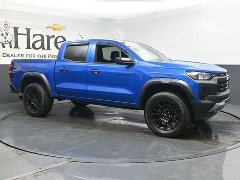 Used 2023 Chevrolet Colorado Trail Boss w/ LPO, Dark Essentials Package AWD/4WD image 6
