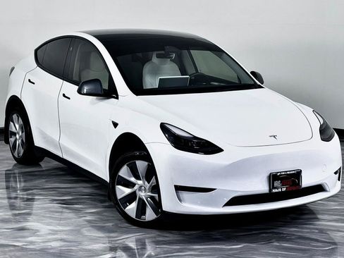 Used 2023 Tesla Model Y Long Range AWD/4WD image 3