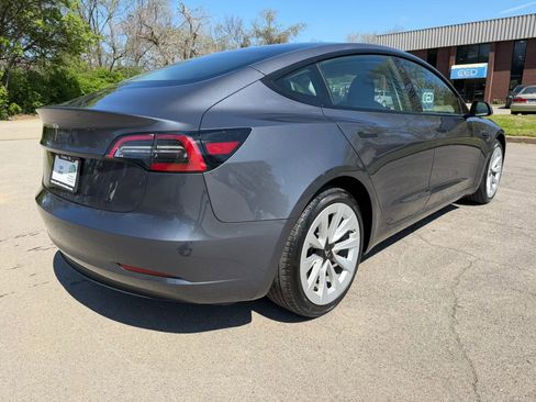 Used 2023 Tesla Model 3 Standard Range image 4