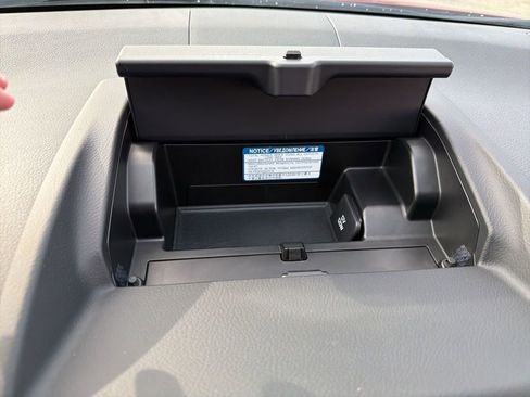 Used 2012 Lexus CT 200h image 21