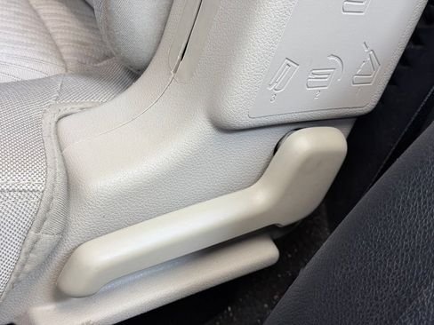 Used 2018 Ford Explorer FWD image 18