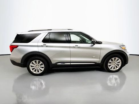 Used 2024 Ford Explorer King Ranch w/ Technology Package image 8