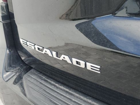 Used 2023 Cadillac Escalade Premium Luxury image 8