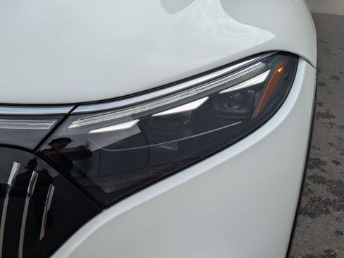 Used 2024 Mercedes-Benz Maybach EQS 680 4MATIC image 10