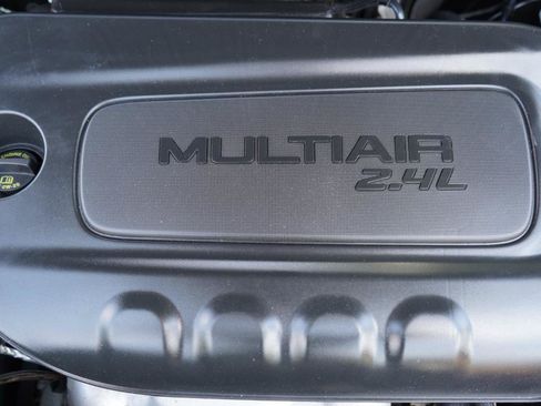 Used 2019 Jeep Cherokee Latitude w/ Popular Appearance Group AWD/4WD image 89