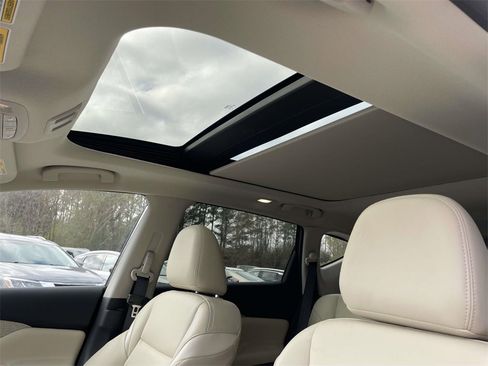 Used 2024 Nissan Murano SL image 17