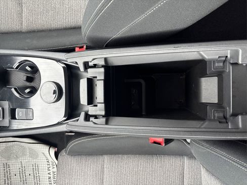 Used 2022 Nissan Rogue SV image 20