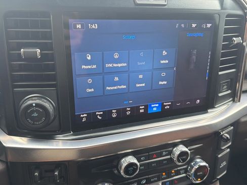 Used 2025 Ford F250 4x4 Crew Cab Super Duty image 12