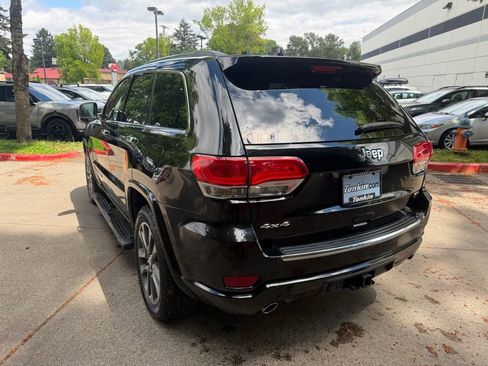 Used 2018 Jeep Grand Cherokee Overland AWD/4WD image 6