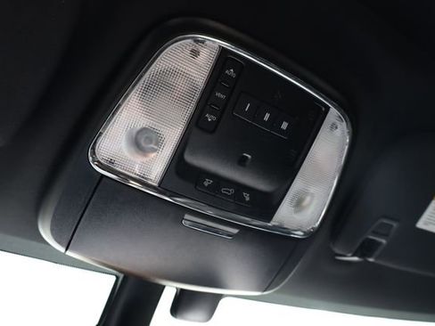 Used 2020 Jeep Grand Cherokee Altitude image 22