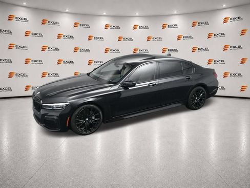 Used 2022 BMW 740i w/ M Sport Package RWD image 62