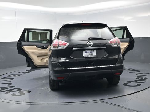 Used 2015 Nissan Rogue S w/ S Family Package image 29