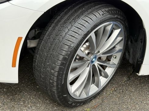 Certified 2023 BMW 530e w/ Convenience Package image 17