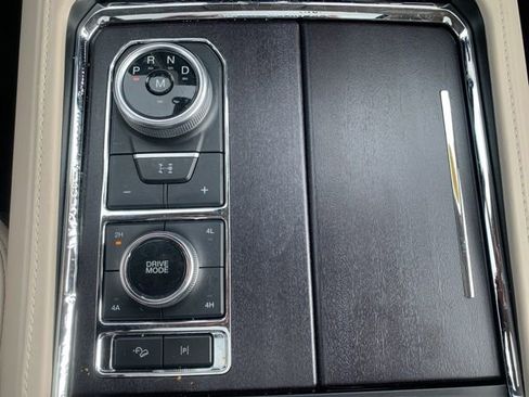 Used 2022 Ford Expedition Platinum image 21