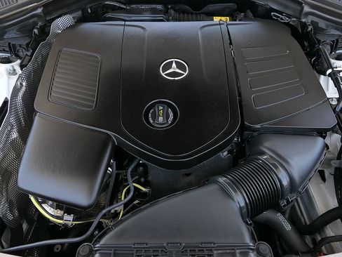 Used 2024 Mercedes-Benz GLC 300 image 28