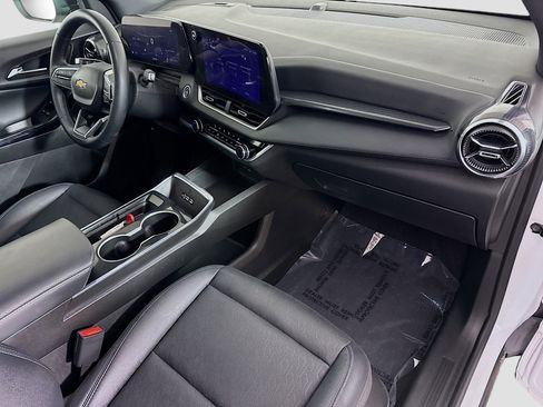 Used 2025 Chevrolet Equinox LT w/ Convenience Package II image 30