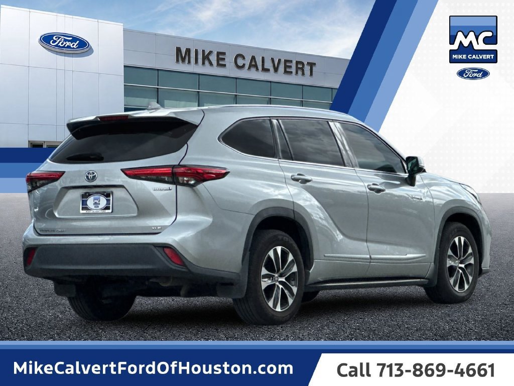 Used 2021 Toyota Highlander XLE FWD image 5