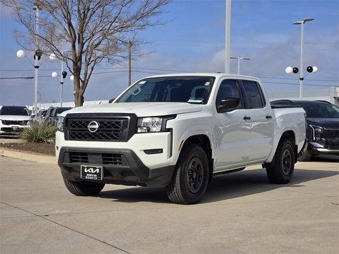 Used 2022 Nissan Frontier S w/ Technology Package image 2