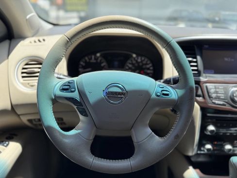 Used 2015 Nissan Pathfinder SL w/ SL Tech Package FWD image 15