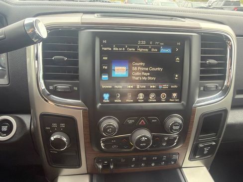 Used 2017 RAM 2500 Laramie w/ Convenience Group AWD/4WD image 16