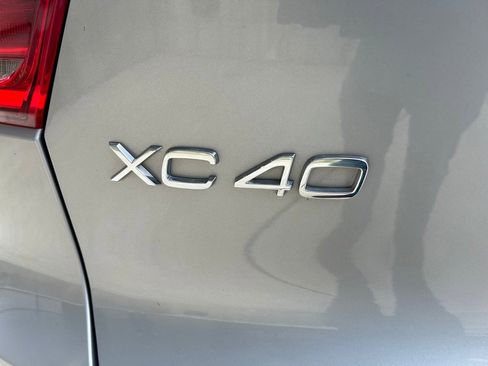 Certified 2025 Volvo XC40 B5 Plus image 15