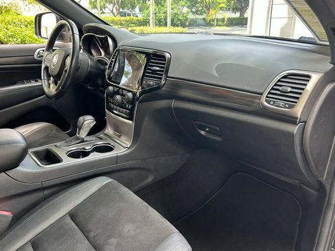 Used 2019 Jeep Grand Cherokee Laredo w/ Laredo X Package RWD image 40