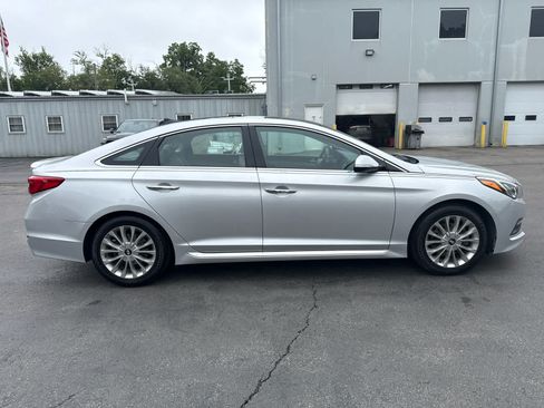 Used 2015 Hyundai Sonata Limited w/ Option Group 05 FWD image 2