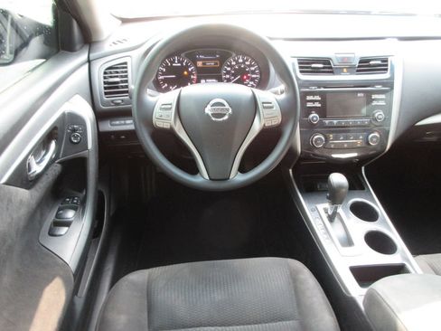 Used 2014 Nissan Altima 2.5 S w/ Display Audio Package FWD image 14