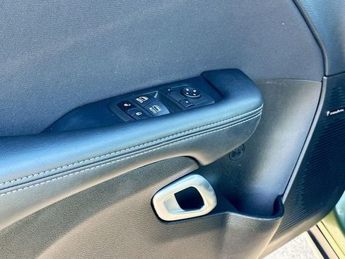 Used 2022 Dodge Challenger R/T w/ T/A Package image 18