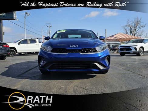 Used 2024 Kia Forte LXS image 2