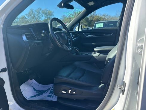 Used 2021 Cadillac XT6 Premium Luxury image 9