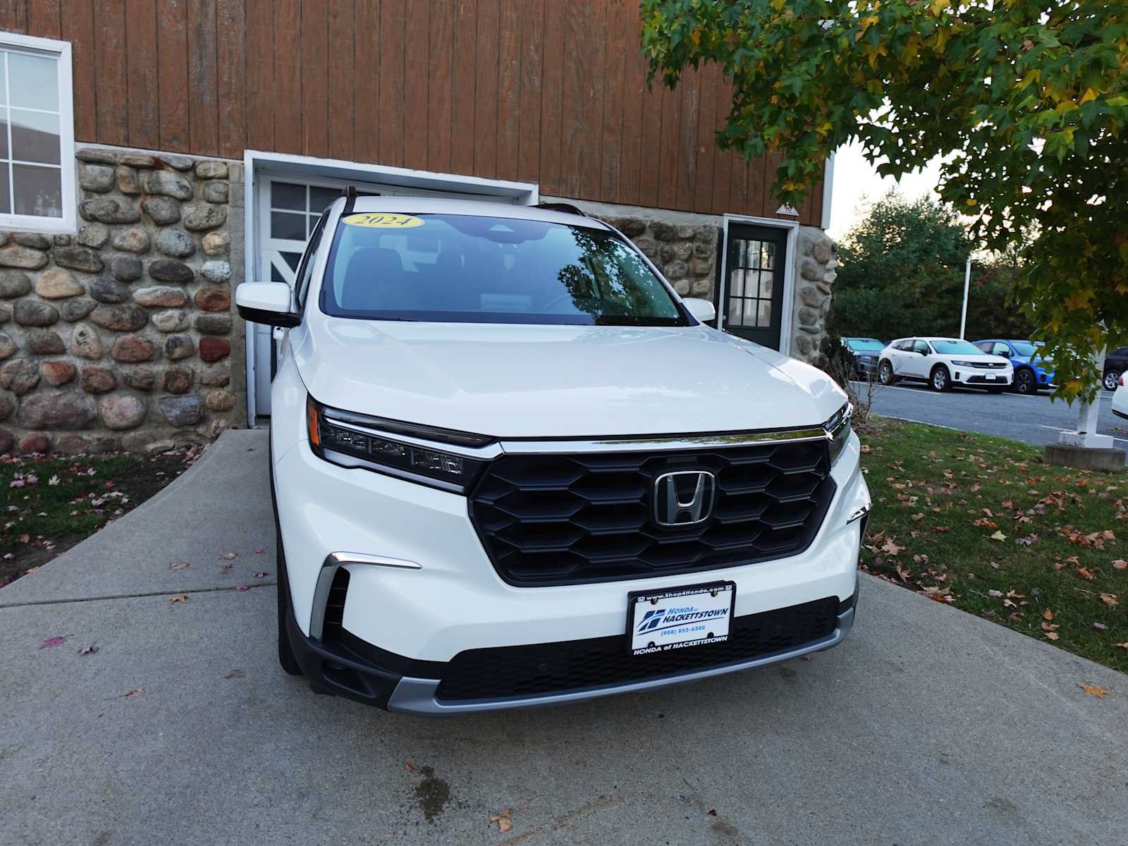 Used 2024 Honda Pilot EX-L image 3